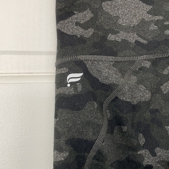 FABLETICS Define Powerhold Midrise leggings size XS/S grey black camo - Picture 6 of 9